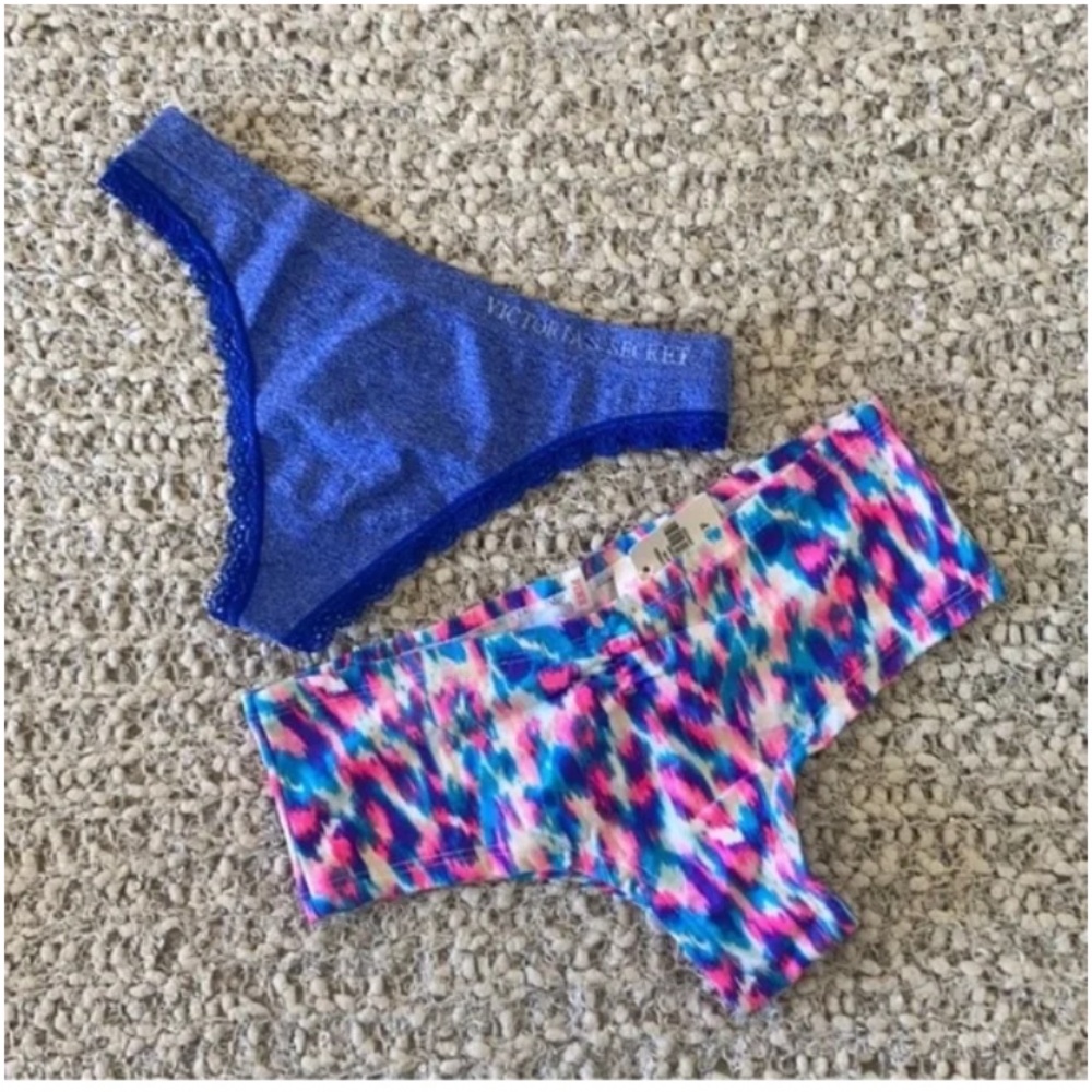 🪞 NWT bundle of VS printed cheeky and thong pantie set of 2 - Picture 1 of 4